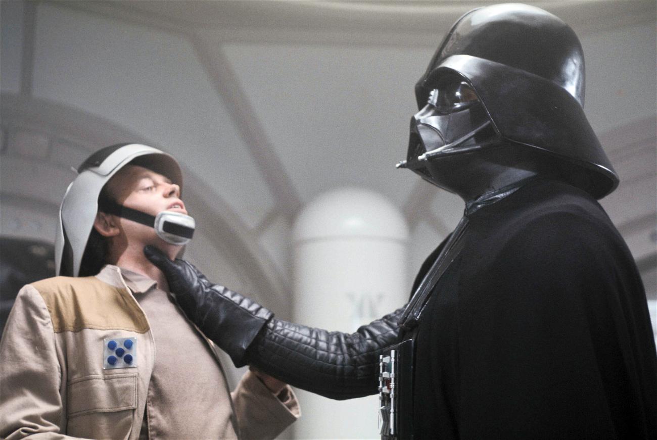 L'auteur de "Obi-Wan Kenobi" révèle que la scène de Dark Vador a été "retirée". 13 David Prowse : l'acteur de Dark Vador est décédé à l'âge de 85 ans
