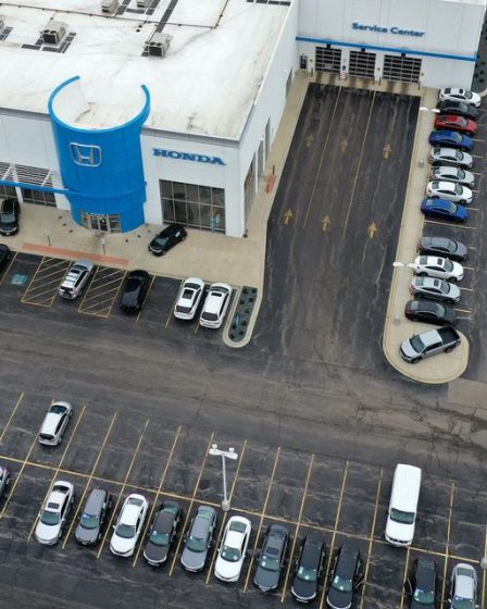 Les prix des voitures neuves ont de nouveau augmenté, tout le monde paie l'autocollant ; quand la pression commencera-t-elle à s'atténuer ? 48 Les prix des voitures neuves ont de nouveau augmenté, tout le monde paie l'autocollant ; quand la pression commencera-t-elle à s'atténuer ? - 47