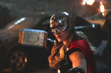 Acheter la réplique du marteau Natalie Portman Thor 4 de Marvel - 7