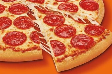 Little Caesars prend le titre de "pizza officielle" de la NFL à Papa John's - 9