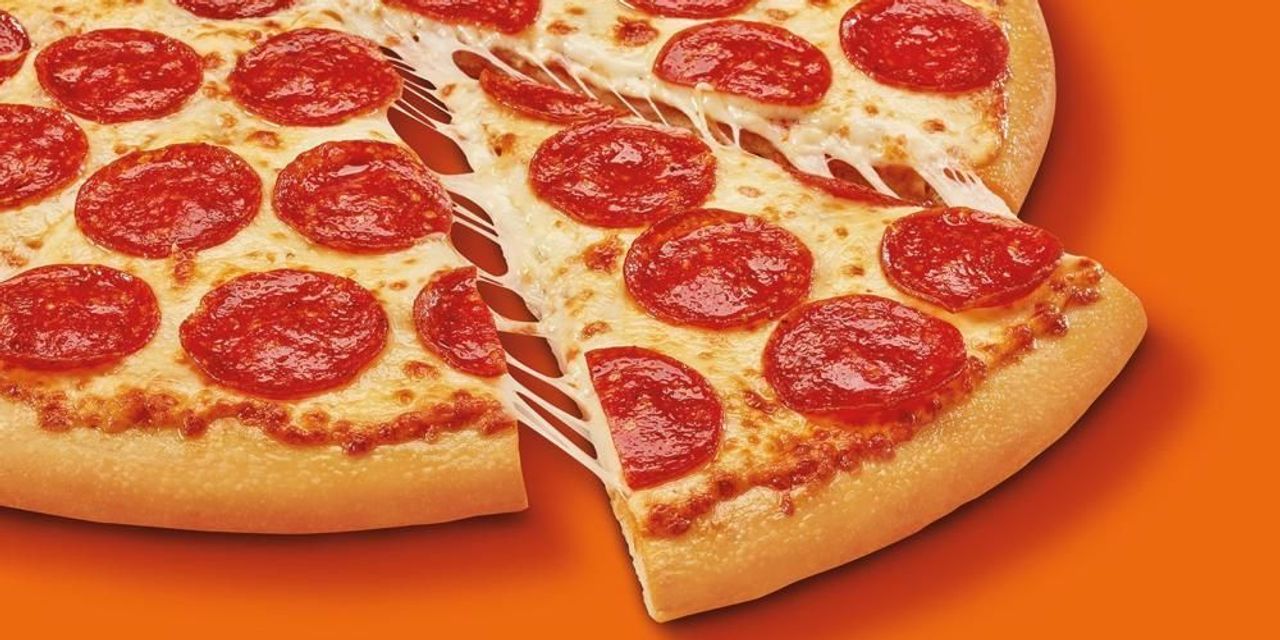 Little Caesars prend le titre de "pizza officielle" de la NFL à Papa John's 2 Little Caesars prend le titre de "pizza officielle" de la NFL à Papa John's - 1