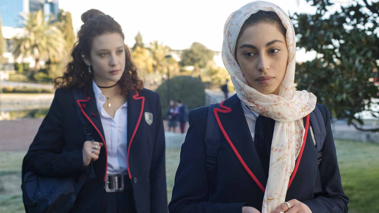 Mme Marvel et 10 autres grandes représentations de personnages musulmans dans les films et la télévision récents 11 Mina El Hammani dans le rôle de Nadia Shanaa dans Elite