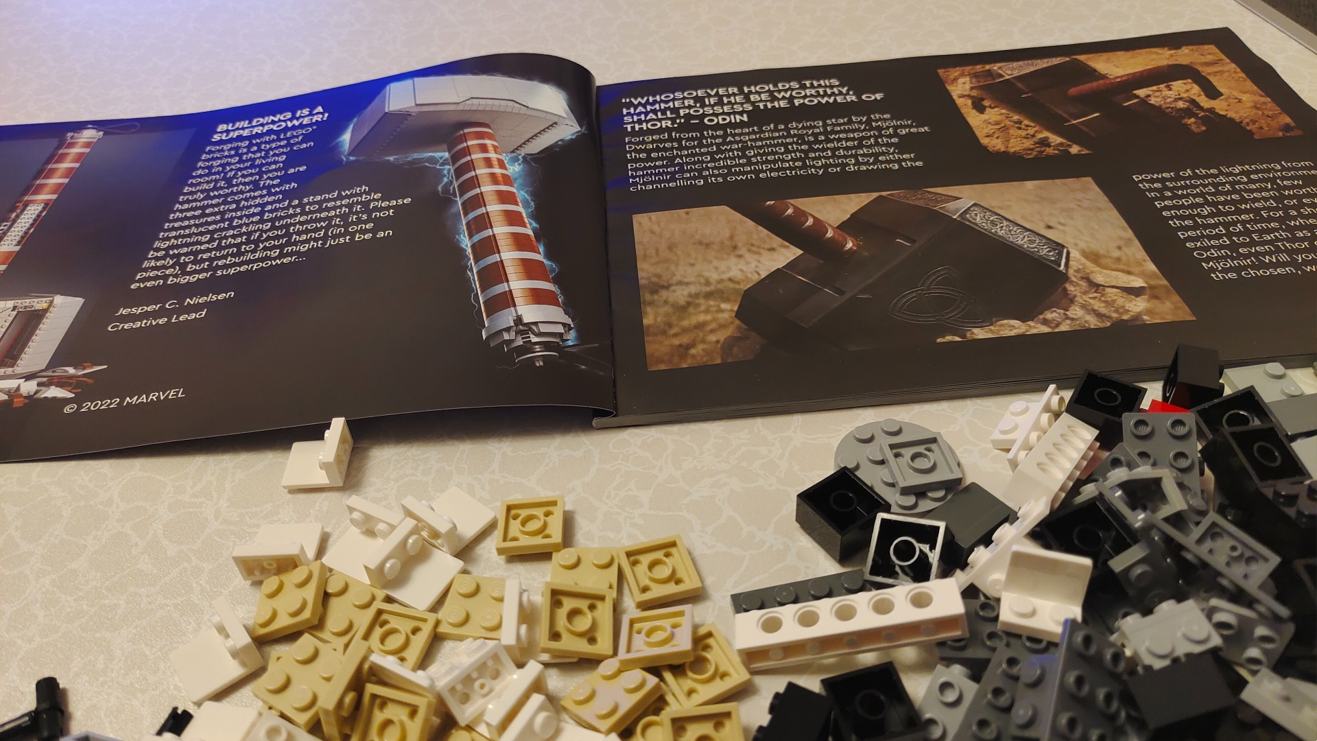 Test du marteau de Thor Lego Marvel 4 Lego Marvel Thor's Hammer 76209_Construction en cours 1