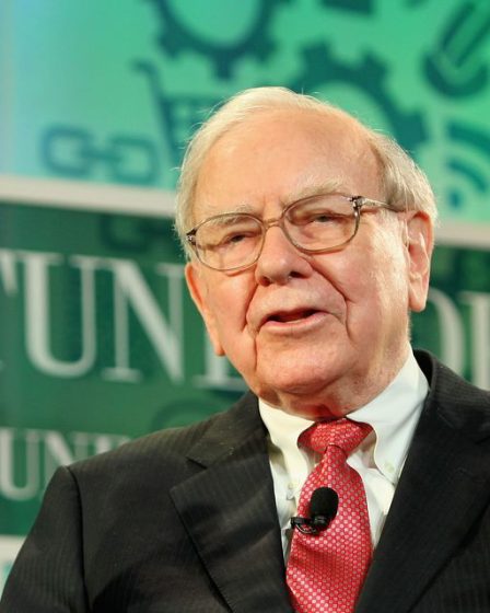Warren Buffett donne 4 milliards de dollars en actions de Berkshire Hathaway alors que les enchères pour son dernier déjeuner atteignent 3 millions de dollars 34 Warren Buffett donne 4 milliards de dollars en actions de Berkshire Hathaway alors que les enchères pour son dernier déjeuner atteignent 3 millions de dollars - 33