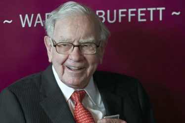 Opinion : Une question cruciale pour la planification de la succession chez Berkshire Hathaway : qui continuera le déjeuner caritatif annuel de Warren Buffett ? - 13