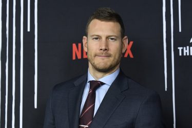 Quelle est la taille de l'acteur de The Umbrella Academy ? - 11
