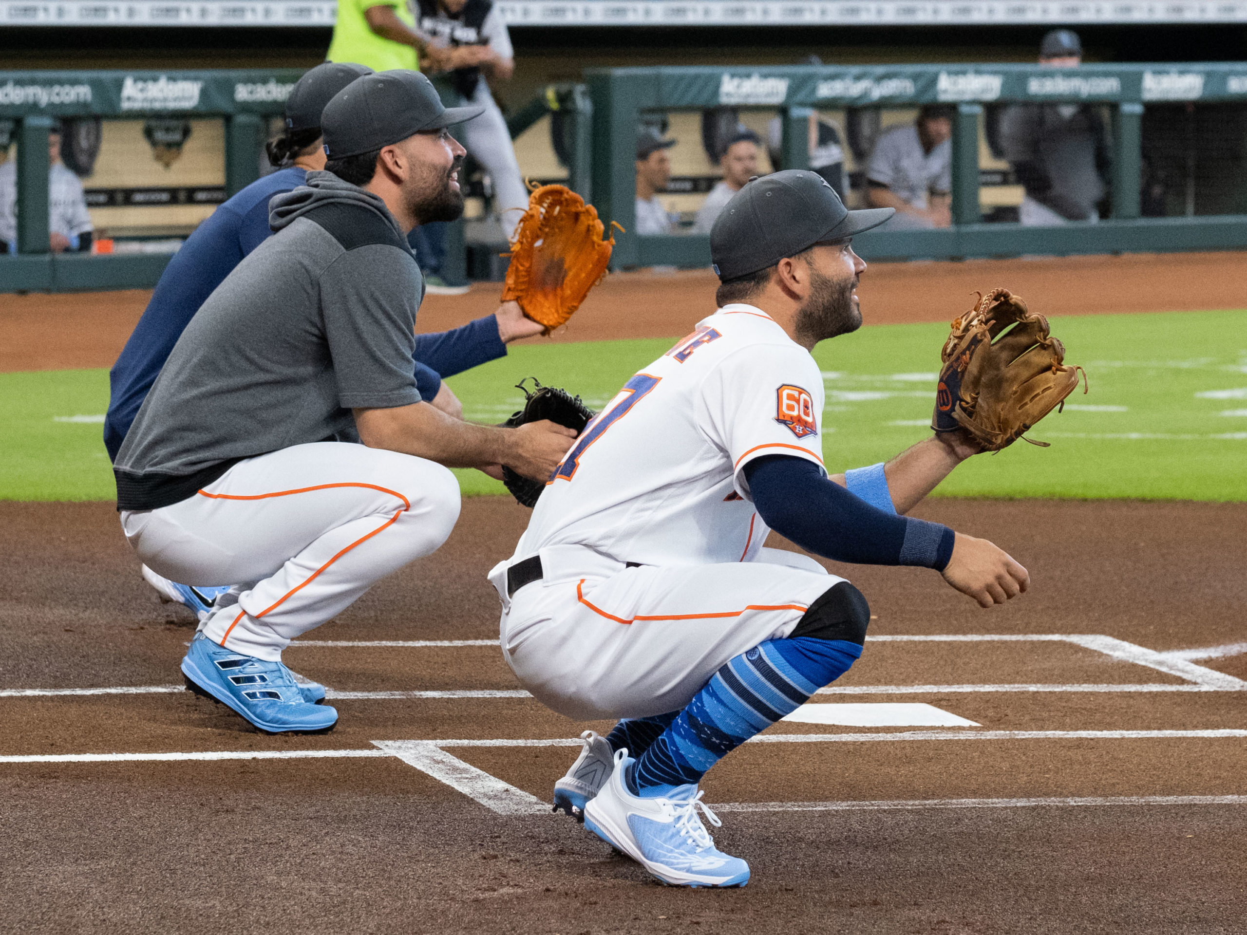 Papas fiers - Lance McCullers Sr., d'autres papas astros s'émerveillent de ce que leurs fils ont fait dans la vitrine de la fête des pères d'astros bien-être 5 Le jour de la fête des pères, trois joueurs d'Astros ont amené leurs pères au match de baseball pour voir leur coéquipier de Houston battre les Chicago While Sox, au Minute Maid Park