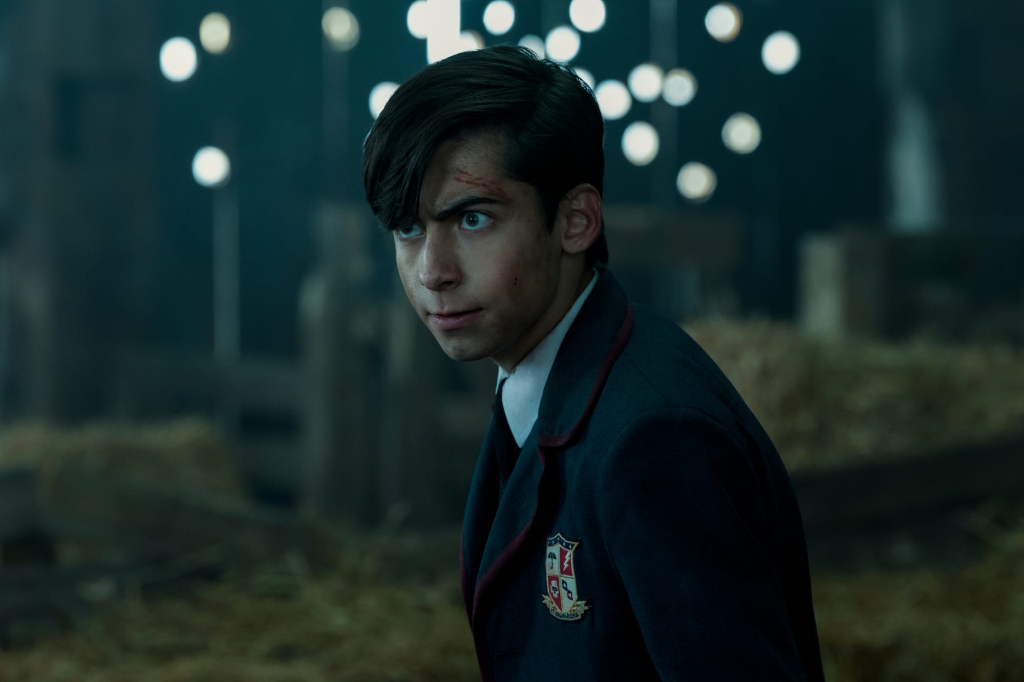 Est-ce que le numéro cinq meurt dans The Umbrella Academy saison 3? 2 Est-ce que le numéro cinq meurt dans The Umbrella Academy saison 3? - 1