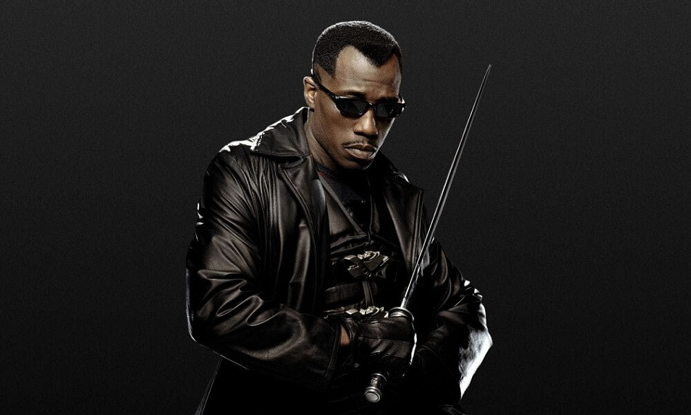 Wesley Snipes pense que le redémarrage de la lame du MCU peut fonctionner parfaitement avec la cote PG-13 5 wesley snipes donne son avis sur le débat sur les cotes d'écoute