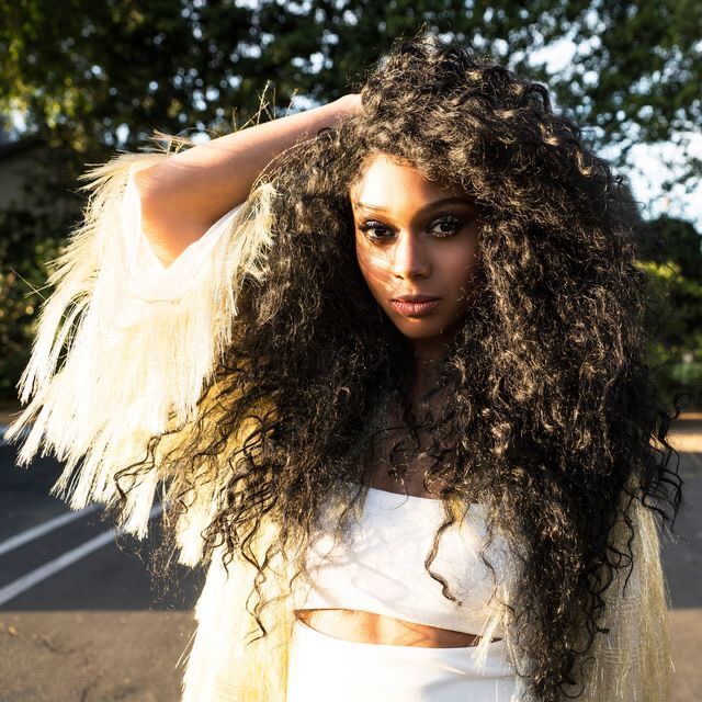 𝐇𝐘𝐍𝐀. - Monse Finnie-Sierra Capri💕🔮 - 10