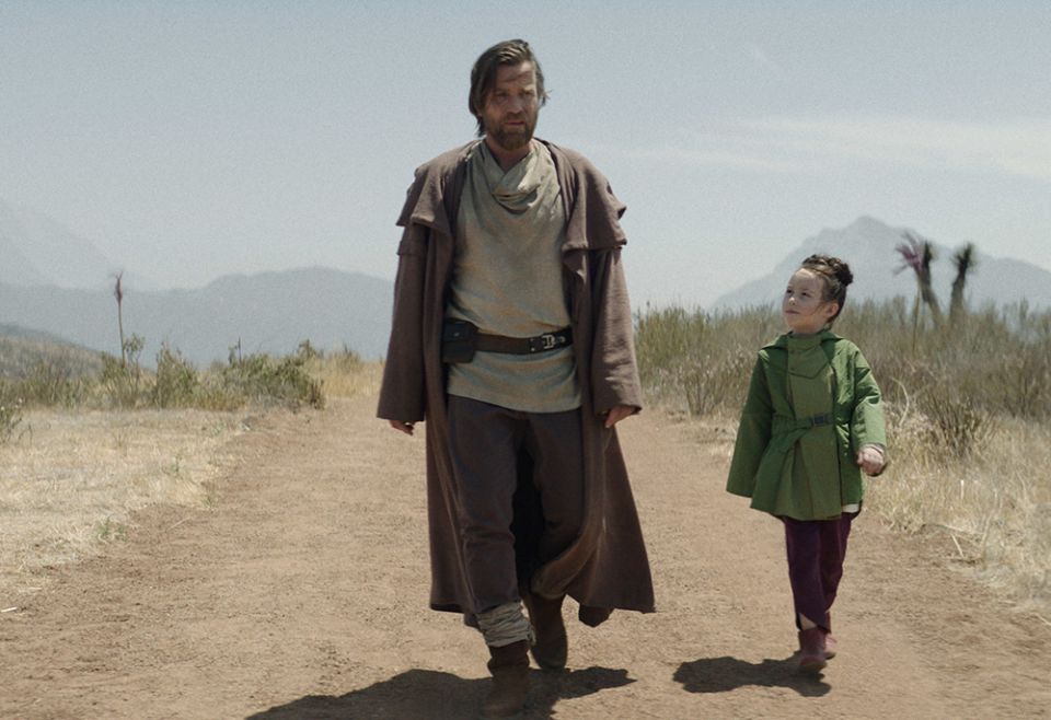 Obi-Wan Kenobi (Ewan McGregor) et la princesse Leia Organa (Vivien Lyra Blair) dans Lucasfilm's "Obi Wan Kenobi," exclusivement sur Disney+. (© 2022 Lucasfilm Ltd. & ™) Obi-Wan Kenobi (Ewan McGregor) et la princesse Leia Organa (Vivien Lyra Blair) dans Lucasfilm's "Obi Wan Kenobi," exclusivement sur Disney+. (© 2022 Lucasfilm Ltd. & ™)