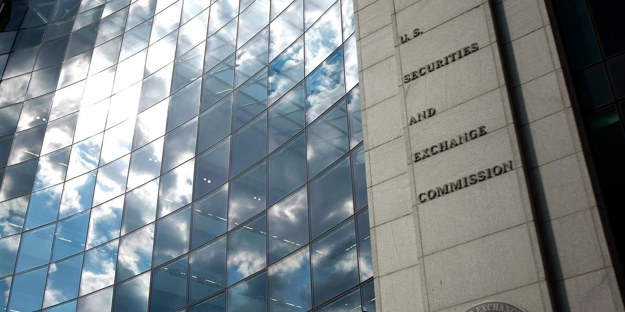 La SEC inflige une amende de 100 millions de dollars à Ernst & Young pour des employés qui ont triché aux examens d'éthique du CPA 2 La SEC inflige une amende de 100 millions de dollars à Ernst & Young pour des employés qui ont triché aux examens d'éthique du CPA - 1
