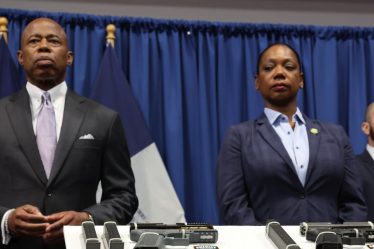 Meurtre dans l'Upper East Side : une femme abattue alors qu'elle poussait son bébé dans une poussette - 7