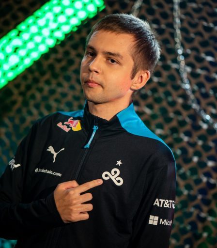 Cloud9 survit à la peur de 9z pour se qualifier pour les demi-finales de la Roobet Cup - 17
