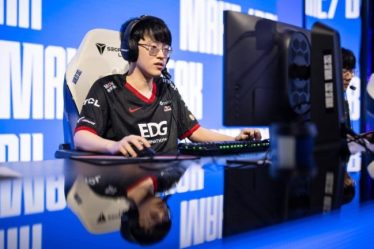 EDG contre FPX fait la une du premier jour de la division estivale de la LPL 2022 - 12