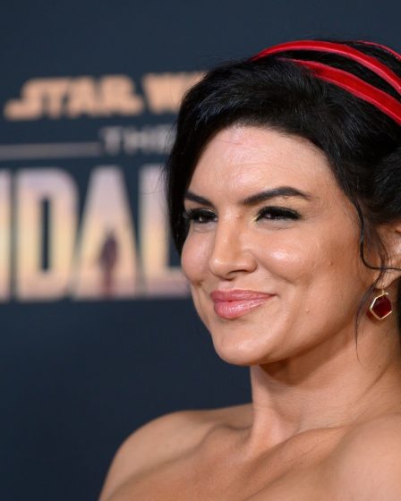 Avec l'ancienne star de "Mandalorian" Gina Carano, Ewan McGregor a failli se casser la main en jouant. - 5