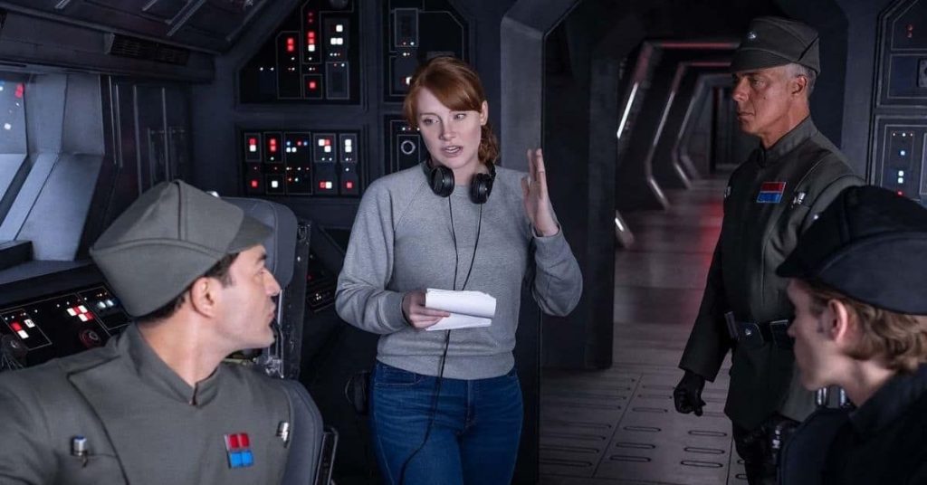 Bryce Dallas Howard s'est engagé pour réaliser un épisode de la saison 3 de The Mandalorian 4 Bryce Dallas Howard s'est engagé pour réaliser un épisode de la saison 3 de The Mandalorian - 3