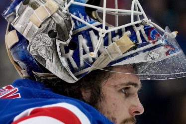 Dans les séries éliminatoires de la LNH, les gardiens russes comme Shesterkin et Vasilevskiy dominent - 7