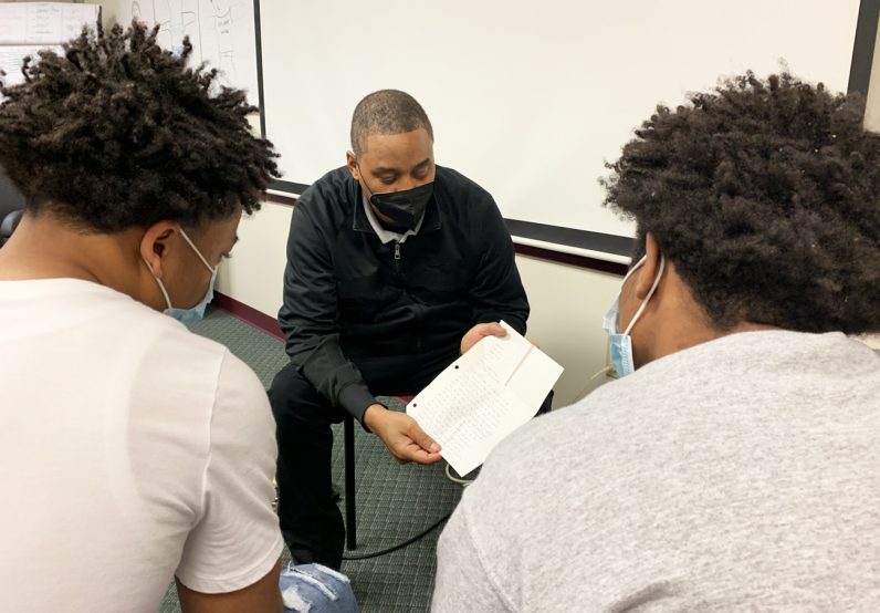 Des adolescents donnent un aperçu de la violence armée à Phila. – Philly catholique 2 Des adolescents donnent un aperçu de la violence armée à Phila. – Philly catholique - 1