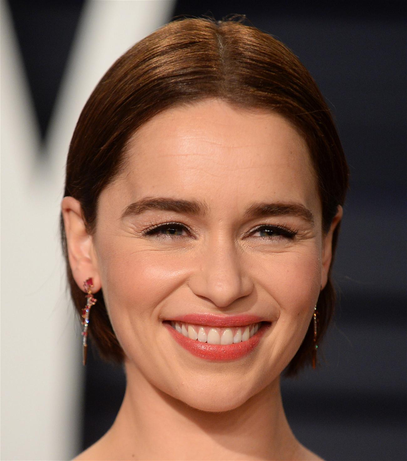 Emilia Clarke va-t-elle avoir une série "Star Wars" ? 3 Emilia Clarke à la soirée des Oscars Vanity Fair 2019