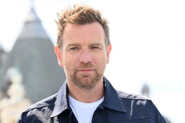 Ewan McGregor dit qu'il reçoit de l'art « homoérotique » - 5