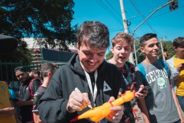 Gaules dépasse xQc sur Twitch à l'arrière du PGL Antwerp Major, atteint plus de 28 millions d'heures regardées en mai - 9