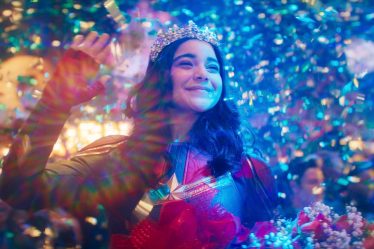 Iman Vellani était une fan de Mme Marvel à l'adolescence. Maintenant, elle la joue à la télé. - 8
