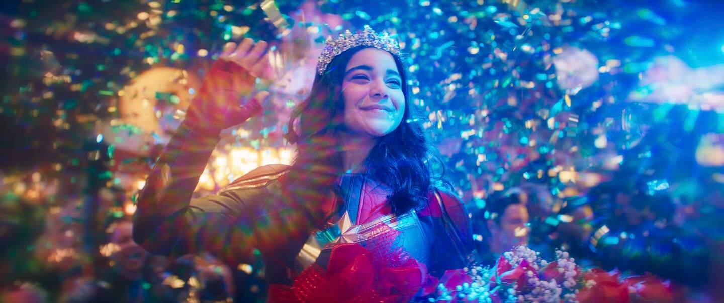 Iman Vellani était une fan de Mme Marvel à l'adolescence. Maintenant, elle la joue à la télé. 2 Iman Vellani était une fan de Mme Marvel à l'adolescence. Maintenant, elle la joue à la télé. - 1