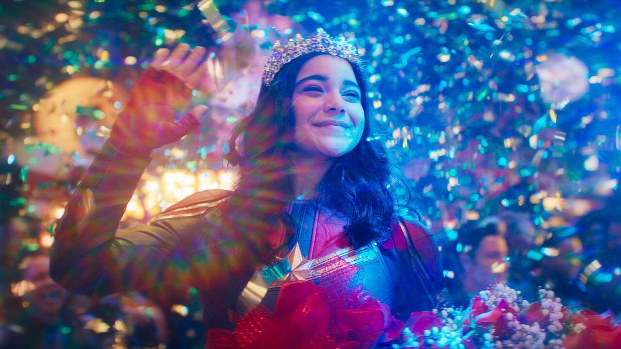 Iman Vellani raconte l'histoire en tant que premier super-héros musulman de Marvel dans "Ms Marvel" de Disney + 2 Iman Vellani raconte l'histoire en tant que premier super-héros musulman de Marvel dans "Ms Marvel" de Disney + - 1