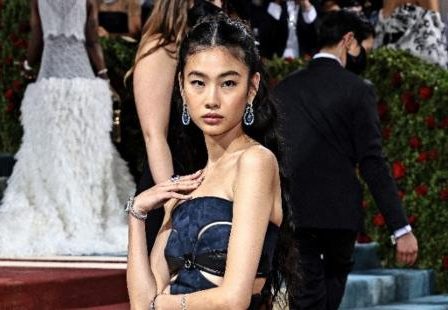 Jung Ho Yeon se confie sur sa scène de mort dans Squid Game: J'étais si heureux 12 Jung Ho Yeon se confie sur sa scène de mort dans Squid Game: J'étais si heureux - 11