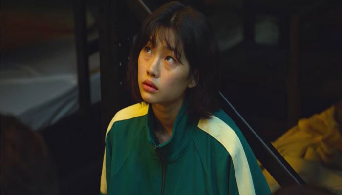 Jung Ho-yeon tirant sur la scène de la mort était "le plus à l'aise" de Squid Game 3 Jung Ho-yeon tirant sur la scène de la mort était le plus à l'aise Squid Game