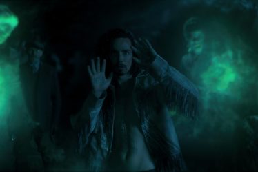 Klaus meurt-il dans The Umbrella Academy saison 3? - 6