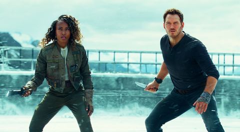 Chris Pratt comme Owen Grady, DeWanda Wise comme Kayla Watts, Jurassic World Dominion chris pratt comme owen grady, dewanda sage comme kayla watts, domination du monde jurassique
