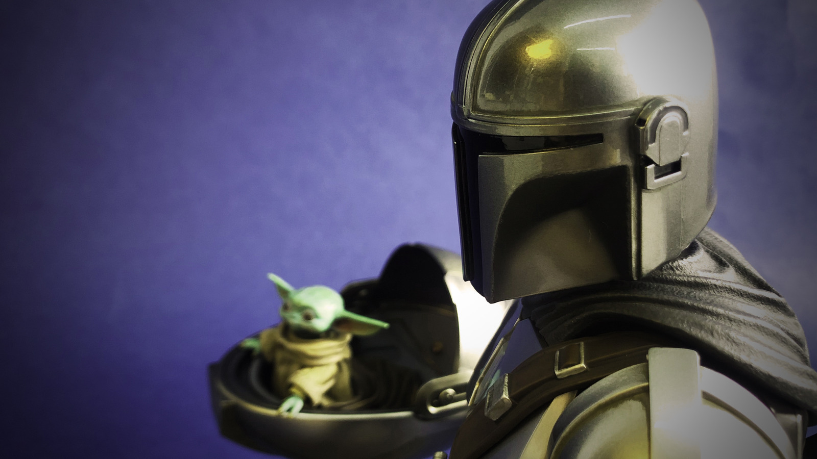 La statue au format premium Mandalorian et Grogu de Sideshow équilibre la force [Exclusive] - 1