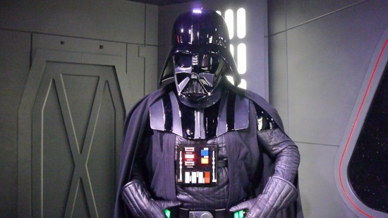 Le personnage préféré des fans de "Star Wars" arrivera à Disneyland pour une durée limitée 3 Baie de lancement de Dark Vador Star Wars