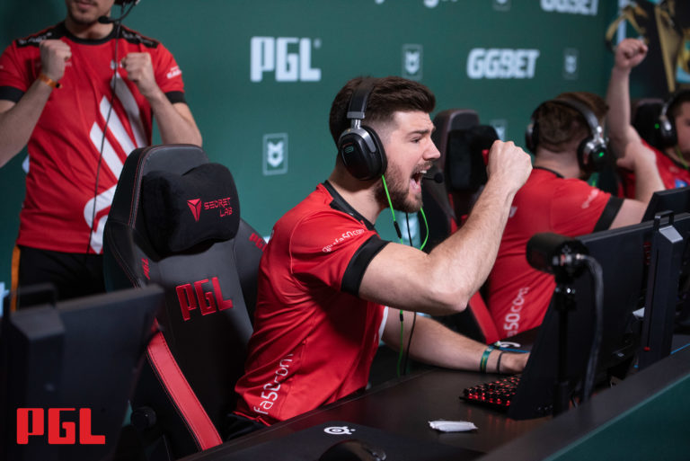 Juanflatroo appelle ECSTATIC pour avoir prétendument triché dans les matchs CS:GO 2 Juanflatroo appelle ECSTATIC pour avoir prétendument triché dans les matchs CS:GO - 1