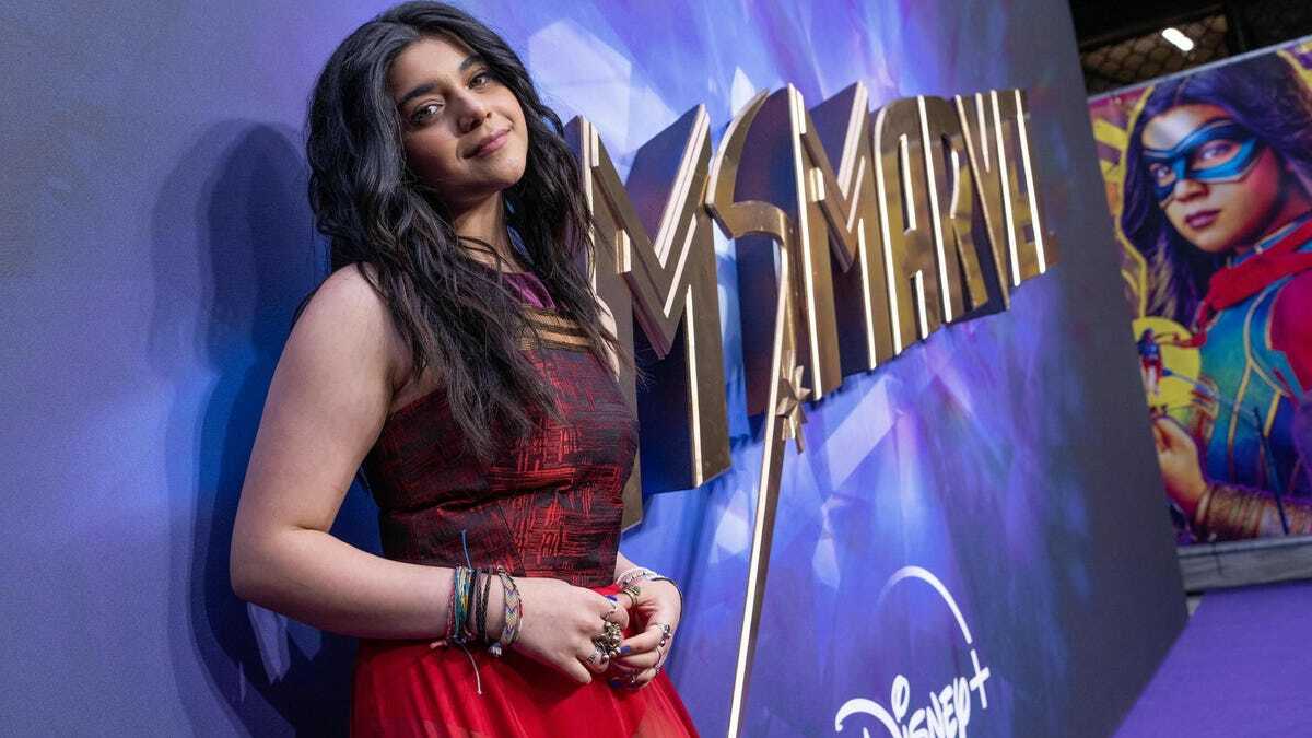 'Mme. Marvel 'confond la culture pop de Disney avec la rébellion des adolescents 2 'Mme. Marvel 'confond la culture pop de Disney avec la rébellion des adolescents - 1