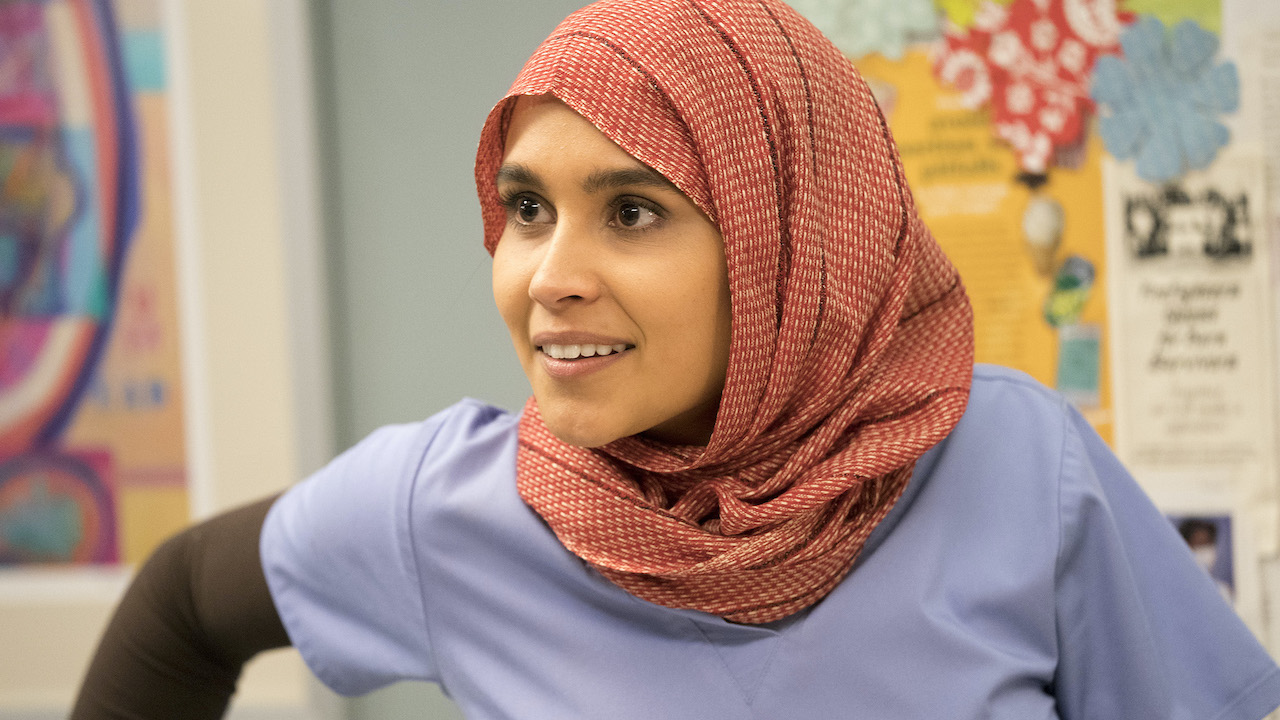Mme Marvel et 10 autres grandes représentations de personnages musulmans dans les films et la télévision récents 6 Sophia Ali dans le rôle de Dahlia Qadri dans Grey's Anatomy