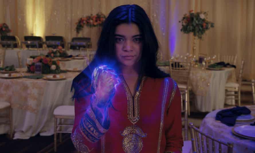 Ms Marvel to Hacks: les sept meilleures émissions à diffuser cette semaine | Télévision & radio 1 Iman Vellani dans le rôle de Kamala Khan alias Mme Marvel.