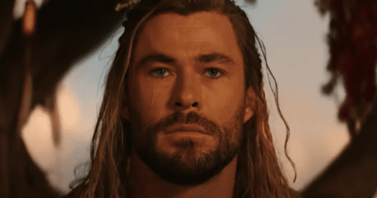 "Nous ne regardons pas", Marvel fait officiellement le film le plus court de "Thor 4" 3 Thor ouvre les yeux