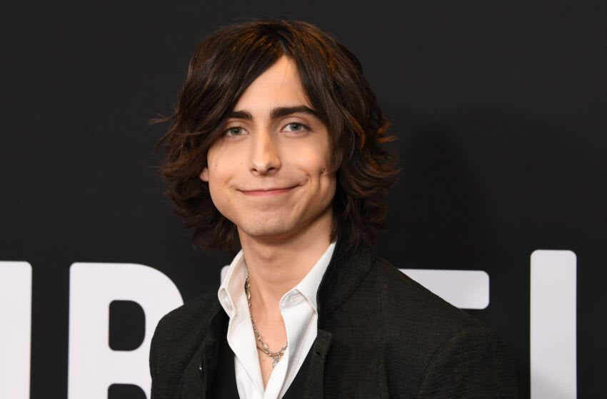 Quelle est la hauteur du Umbrella Academy étoile? 3 WEST HOLLYWOOD, CALIFORNIE - 17 juin : Aidan Gallagher assiste à la première de la saison 3 de Netflix