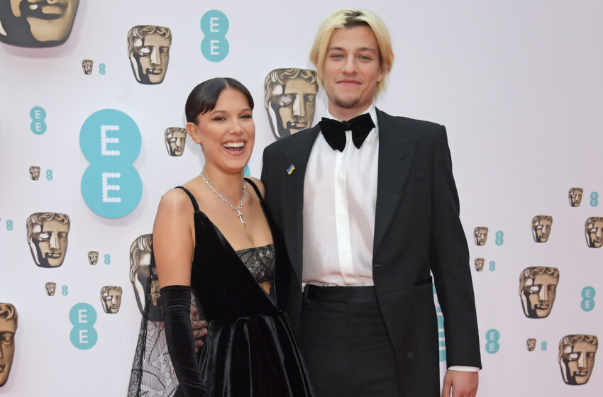 Qui est le petit ami de Millie Bobby Brown, Jake Bongiovi ? 3 Londres, ANGLETERRE - 13 MARS : Millie Bobby Brown et Jake Bongiovi assistent aux EE British Academy Film Awards 2022 au Royal Albert Hall le 13 mars 2022 à Londres, en Angleterre. (Photo de David M. Benett/Dave Benett/Getty Images)