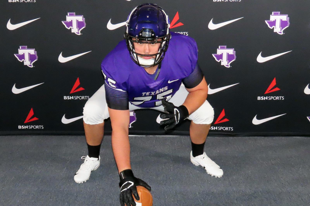 Rencontrez Austin Whitehead, C, Tarleton State, espoir de repêchage de la NFL 2023 3 Austin Whitehead est un chef d'équipe et un joueur de ligne polyvalent de la Tarleton State University. Il s'est récemment assis avec l'écrivain NFL Draft Diamonds Jimmy Williams.