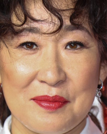 Sandra Oh dit que la renommée de "Grey's Anatomy" l'a rendue "très malade" 77 Sandra Oh dit que la renommée de "Grey's Anatomy" l'a rendue "très malade" - 76
