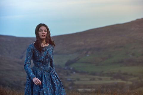 Emma Mackey dans le biopic d'Emily Brontë emma mackey dans le biopic d'emily bronte