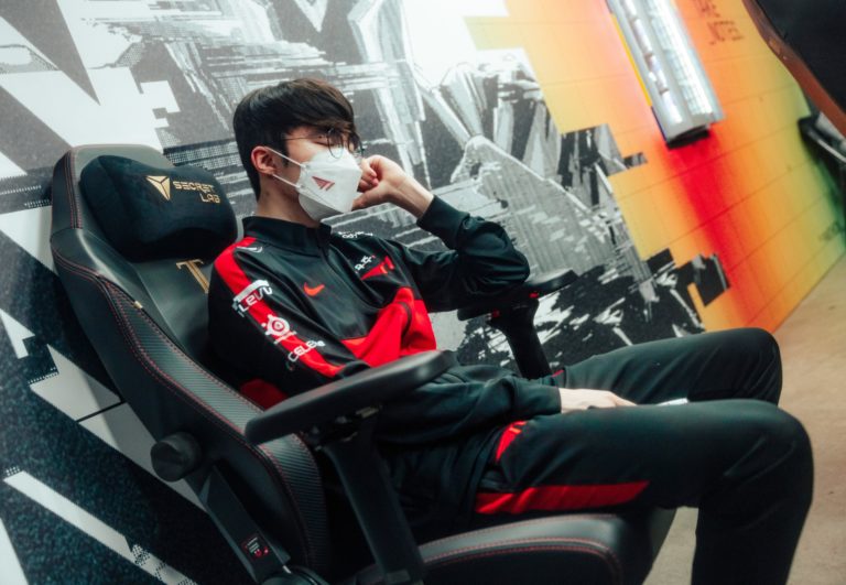 T1 abandonne le premier match de saison régulière LCK de 2022 aux Kwangdong Freecs 2 T1 abandonne le premier match de saison régulière LCK de 2022 aux Kwangdong Freecs - 1