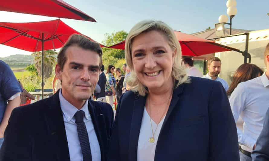 Un député français poursuivi pour avoir prétendument adopté le nom d'une famille aristocratique | France 1 Emmanuel Taché de la Pagerie with National Rally leader Marine Le Pen.