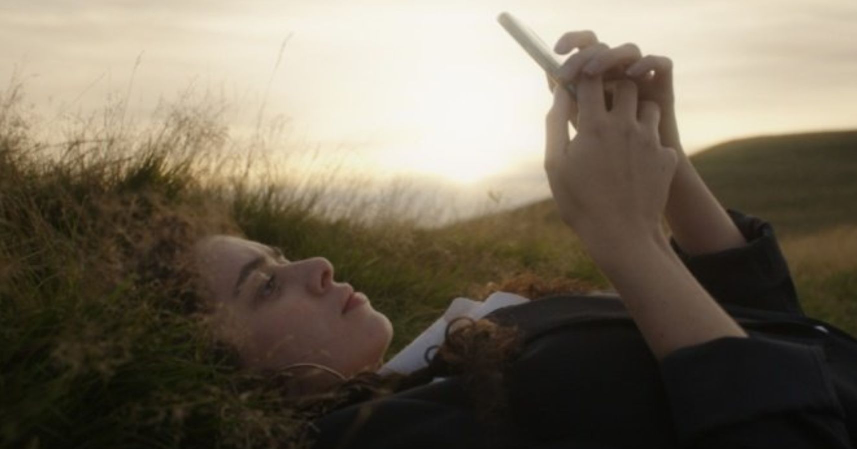 Un premier aperçu de la prochaine série d'horreur pour adolescents "Red Rose" de Netflix 4 Un premier aperçu de la prochaine série d'horreur pour adolescents "Red Rose" de Netflix - 3