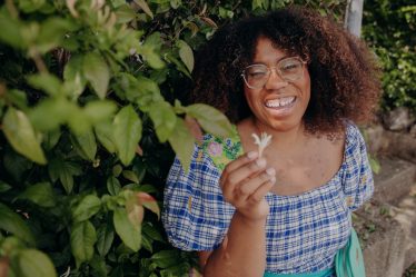 Urban Forager Alexis Nikole Nelson explique comment manger des plantes sauvages - 5