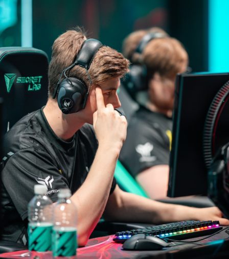 Excel réussit le test d'endurance sur Vitality après une pause d'une heure, remake complet en 2022 LEC Summer Split 41 Excel réussit le test d'endurance sur Vitality après une pause d'une heure, remake complet en 2022 LEC Summer Split - 40